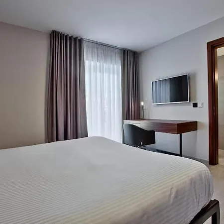 Gasthuis Location Is Very Quiet But Very Close To Restaurants ! Gzira