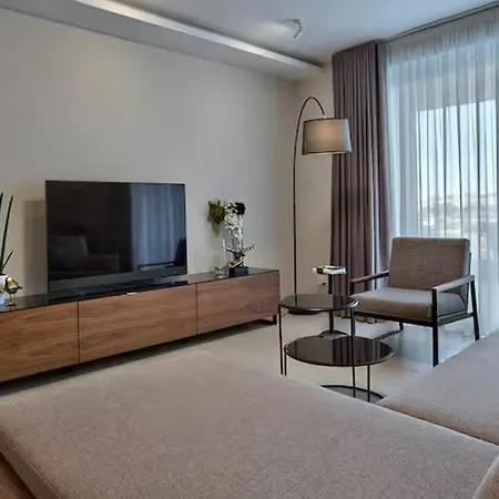 Location Is Very Quiet But Very Close To Restaurants ! Pensiune *