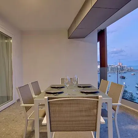 Location Is Very Quiet But Very Close To Restaurants ! Gasthuis Gzira