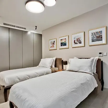 Location Is Very Quiet But Very Close To Restaurants ! Gasthuis